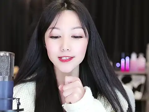 Nuyoah-77 online show from January 2025 05:02:01 PM