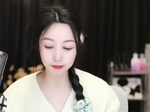 Nuyoah-77 online show from March 2025 06:47:02 PM