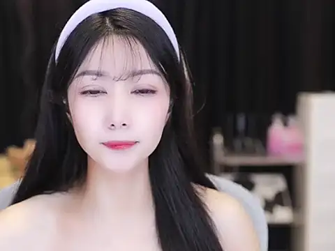 Nuyoah-77 online show from October 2025 03:57:02 PM