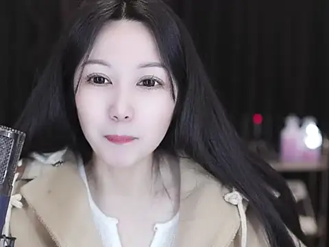 Nuyoah-77 online show from March 2026 06:14:02 PM