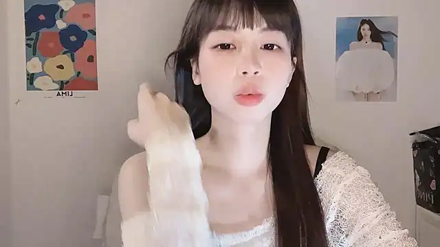 -Hottie online show from November 2025 04:17:01 PM