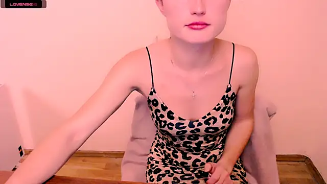 Snapshot of Felliciya chatting on December 2024 01:28:01 PM Felliciya online show from December 2024 01:28:01 PM