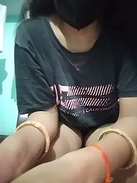 Hotty-Divya online show from July 2026 02:48:02 AM