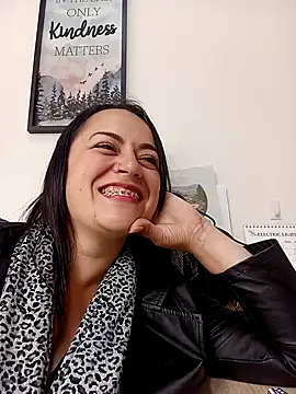 Lesly 10- online show from January 2025 03:14:02 PM