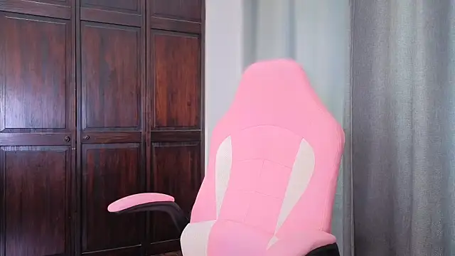 Snapshot of longislandprincess chatting on June 2026 03:03:01 PM longislandprincess online show from June 2026 03:03:01 PM