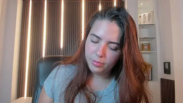 Lyssa Muller online show from October 2025 07:18:01 PM