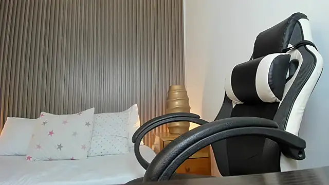 dania miller  online show from February 2025 08:40:02 AM