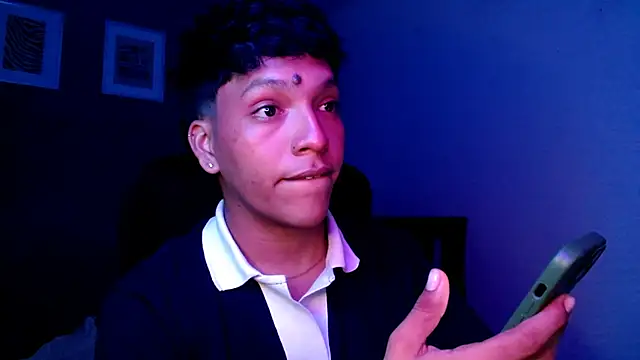 Snapshot of Xander_bonnet1 chatting on January 2025 06:12:01 AM Xander bonnet1 online show from January 2025 06:12:01 AM