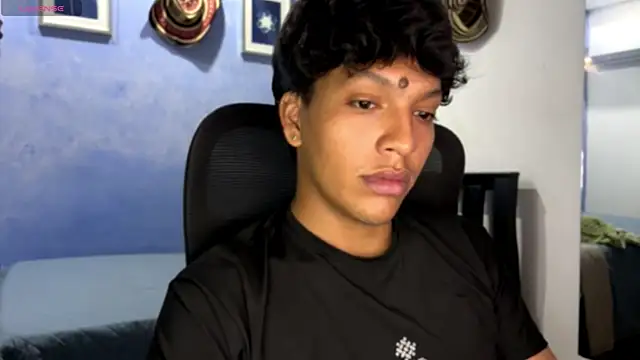 Snapshot of Xander_bonnet1 chatting on November 2025 03:23:02 PM Xander bonnet1 online show from November 2025 03:23:02 PM