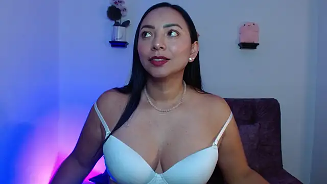 Emmi Cam online show from February 2025 02:10:02 AM