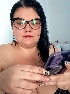 Madisonpalacio online show from November 2025 05:01:02 PM