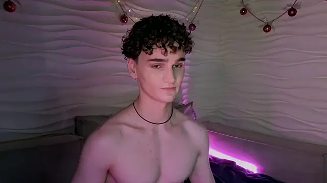 Snapshot of adam_21cm__ chatting on December 2024 08:18:01 PM adam 21cm online show from December 2024 08:18:01 PM