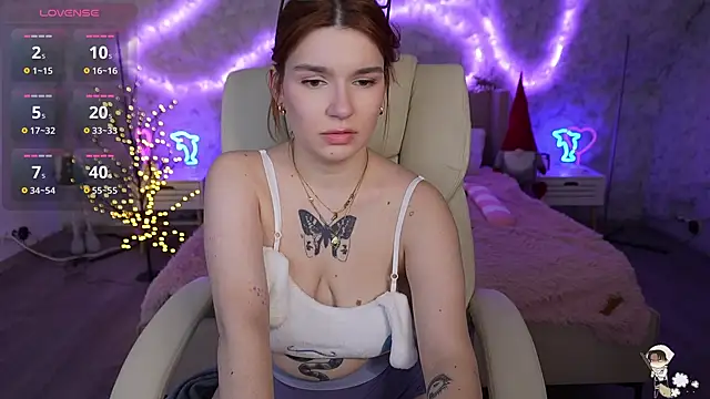 RedShinee online show from February 2025 02:05:01 PM