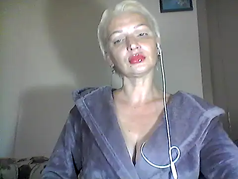 Snapshot of MaryJane441 chatting on October 2025 07:34:01 PM MaryJane441 online show from October 2025 07:34:01 PM