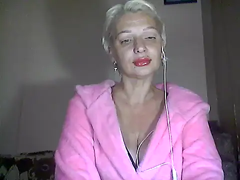 Snapshot of MaryJane441 chatting on October 2025 06:20:01 PM MaryJane441 online show from October 2025 06:20:01 PM