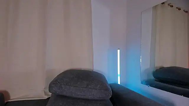 zoe roux21 online show from March 2025 11:03:02 PM