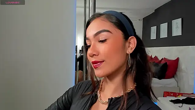 Snapshot of scarlet_castro chatting on March 2025 05:46:01 PM scarlet castro online show from March 2025 05:46:01 PM