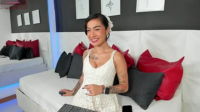 Snapshot of scarlet_castro chatting on September 2025 04:34:02 PM scarlet castro online show from September 2025 04:34:02 PM