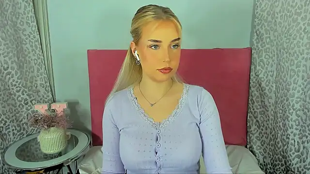 KristyHoney online show from February 2026 03:21:01 PM