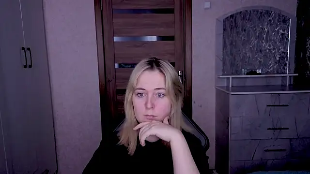 Kristy-Max online show from February 2026 01:30:02 PM