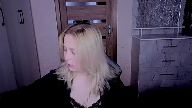 Kristy-Max online show from May 2026 09:19:01 PM