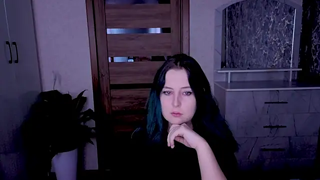 Kristy-Max online show from July 2026 08:00:01 PM