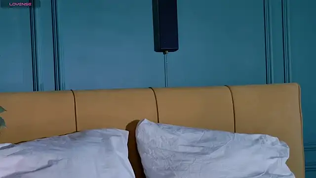 SunnyRisha online show from October 2025 05:17:02 AM