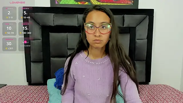 tatiana valencia online show from January 2025 04:00:01 PM