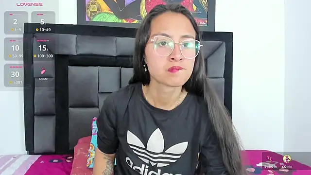 tatiana valencia online show from March 2025 03:41:01 PM