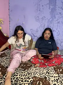 maddie-and-chelsea- online show from February 2026 04:05:02 PM