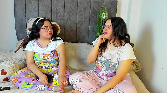 maddie-and-chelsea- online show from February 2026 04:13:02 PM