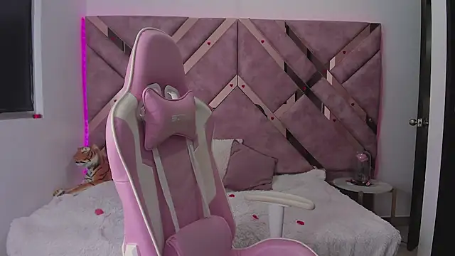 saori 9b online show from February 2026 04:19:02 AM