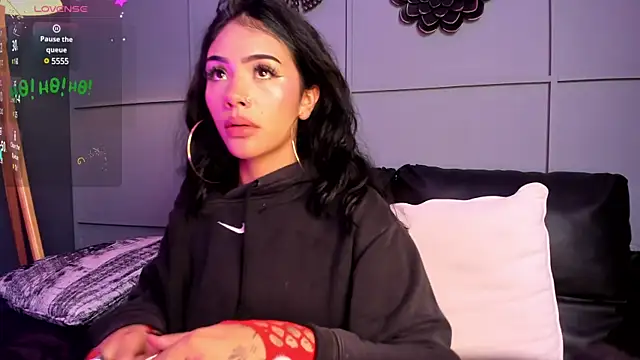 Giovanna oliveira online show from December 2024 08:48:01 AM