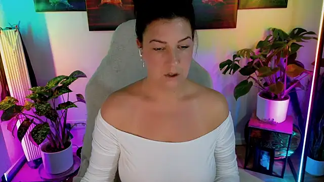 NatiLove35 online show from February 2026 05:52:01 PM