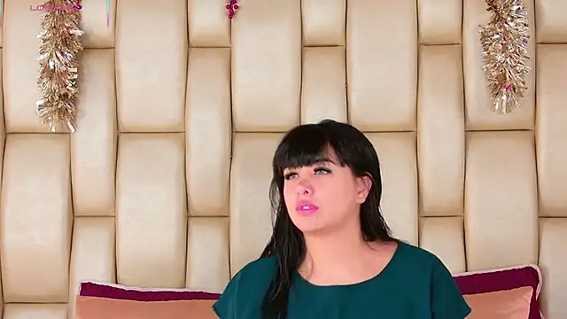 Alexa Miss online show from December 2025 07:51:01 PM