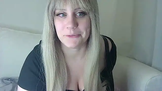 Snapshot of miramore chatting on January 2025 10:01:01 PM miramore online show from January 2025 10:01:01 PM