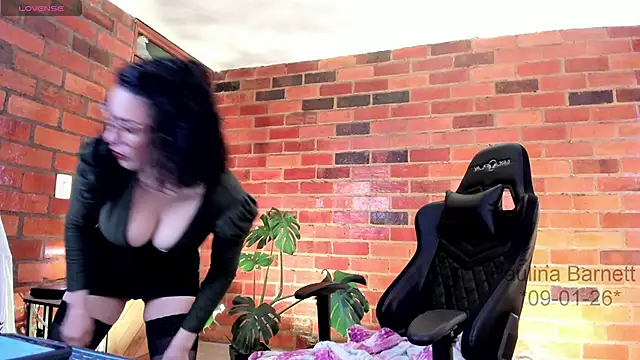 paulinabarnett- online show from January 2026 05:37:01 PM