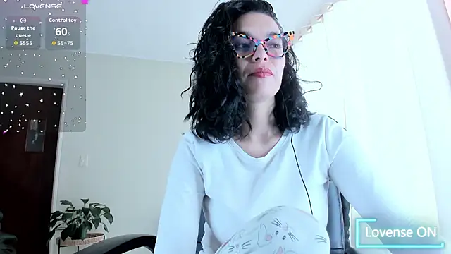 Snapshot of paulinabarnett- chatting on June 2026 05:26:02 PM paulinabarnett- online show from June 2026 05:26:02 PM