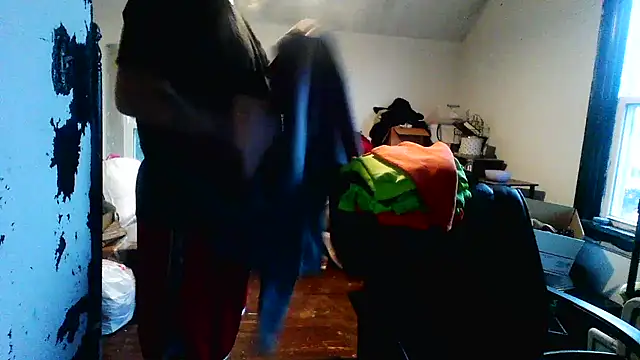 slickwill123 online show from April 2026 01:19:01 PM