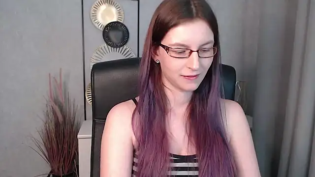 emmaxDelight online show from December 2024 05:42:01 PM