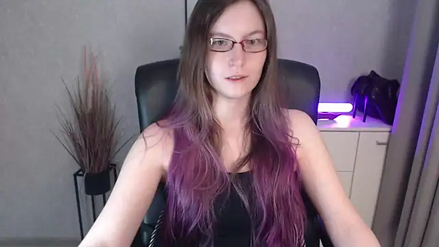 emmaxDelight online show from December 2025 07:17:01 AM