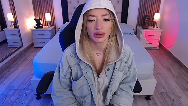 zoe jones13 online show from September 2025 03:17:02 AM