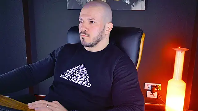 AngeloEric online show from January 2025 08:41:01 AM