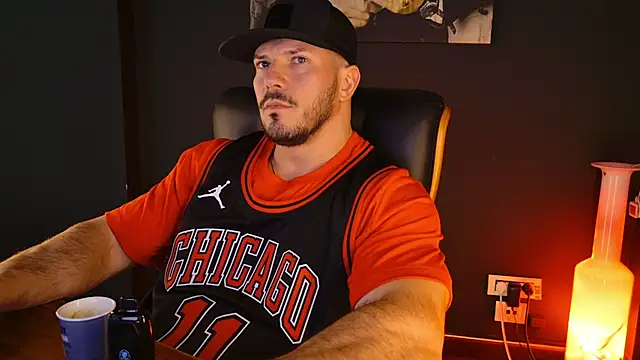 AngeloEric online show from November 2025 12:27:01 PM