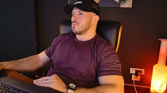 AngeloEric online show from December 2025 11:47:01 AM