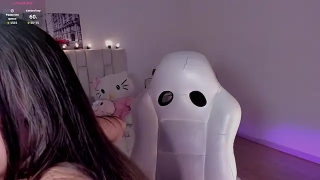 zoe turnner 18 online show from February 2026 11:18:01 AM