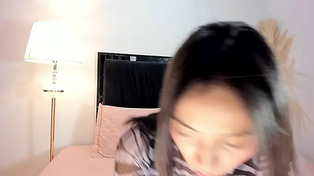 Snapshot of lilithTeen1_ chatting on April 2026 10:34:02 PM lilithTeen1 online show from April 2026 10:34:02 PM