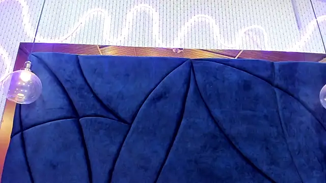 LARISSAEVANS online show from March 2025 06:22:01 PM