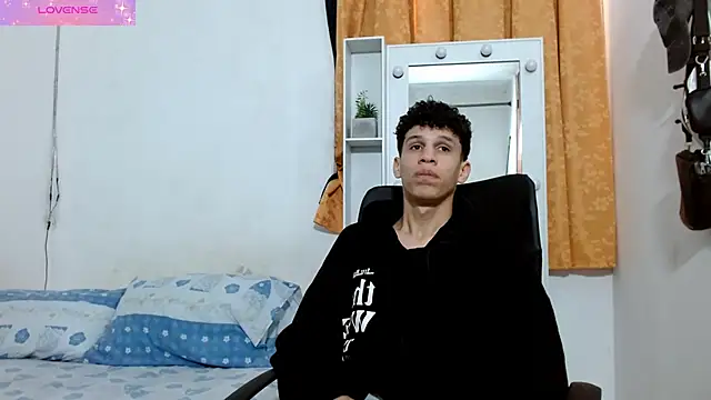 Snapshot of jeff_ross chatting on December 2024 07:16:01 PM jeff ross online show from December 2024 07:16:01 PM