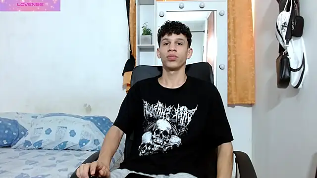 Snapshot of jeff_ross chatting on December 2024 07:01:01 PM jeff ross online show from December 2024 07:01:01 PM